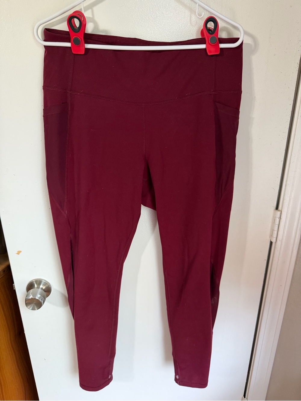 Old Navy Active Go-Dry Leggings XL Maroon Pockets